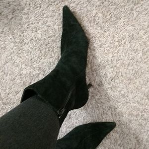 Steve Madden Black suede boots